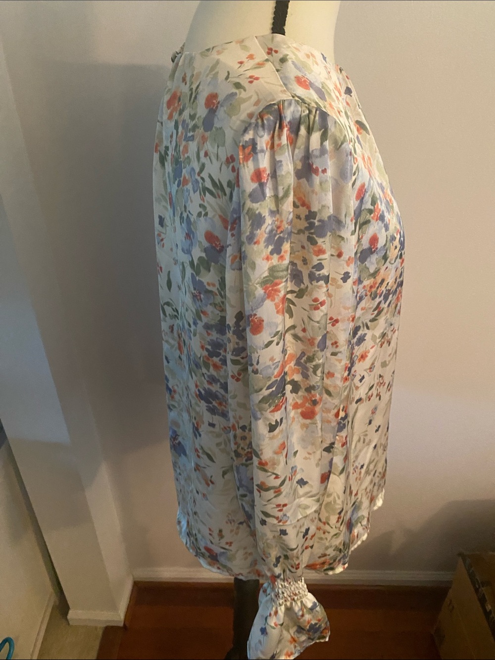 CECE NWT lined blouse size medium - Picture 4 of 9